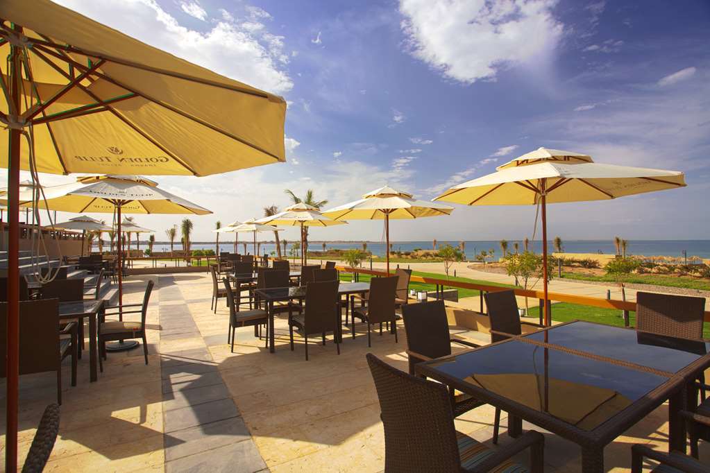 Golden Tulip Sharma Resort Restaurante foto